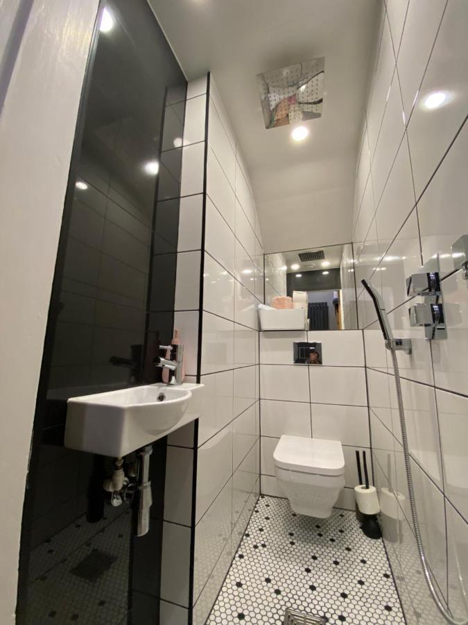 Lovely 3 Bed With Jacuzzi, Close To Airport, Driveway, Wifi Appartement Edinburgh Buitenkant foto